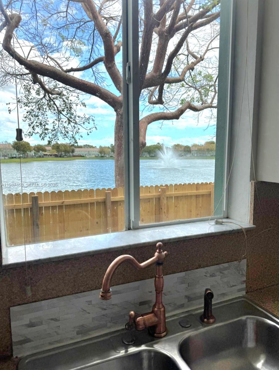 SHOMA TOWNHOMES AT KEYSCO - Residential Lease