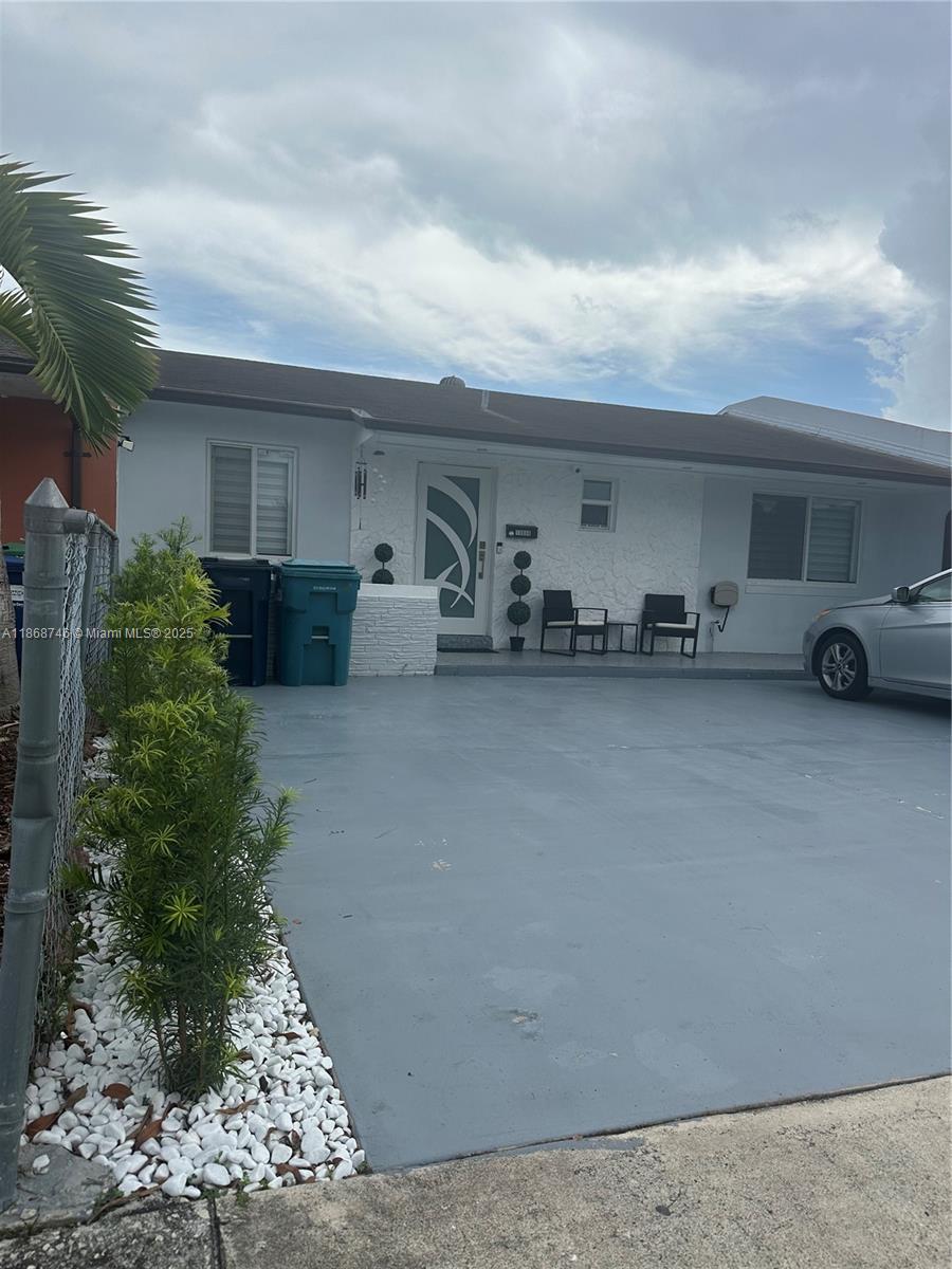 Exquisitely remodeled 3-bedroom, 2-bath townhouse featuring elegant porcelain ceramic flooring throughout the entire home. This property has no association fee, offering more freedom and flexibility to the owner. Enjoy a private fenced backyard, perfect for entertaining family and friends. Ideally located in a highly sought-after school district with excellent schools, and conveniently close to hospitals, expressways, universities, churches, and shopping centers. A move-in ready home in a prime location!