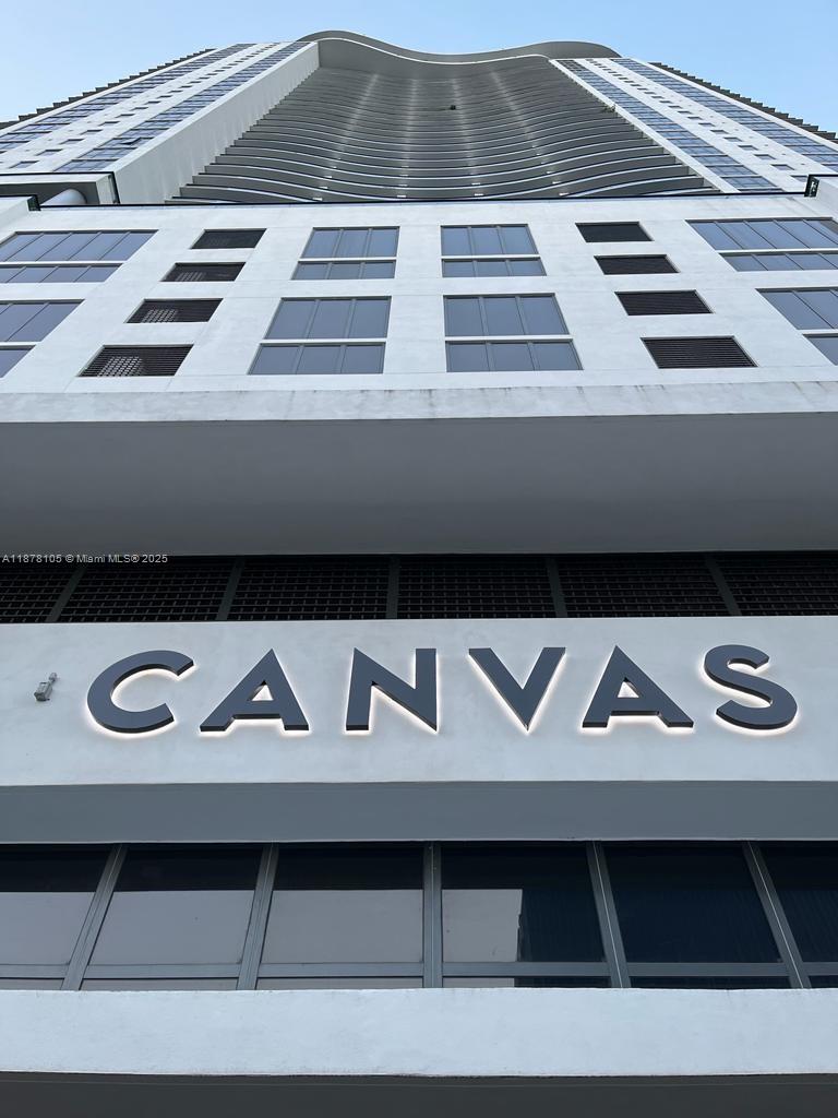 Amazing brand new 1/1 with Stunning layout in the luxury Canvas Condominium, modern, spacious and bright with top of the line kitchen. Spectacular city views in the heart of Miami. Near Opera, Miami Arena, restaurants, cafes, etc. Sunrise and Sunset pool, Jacuzzi, Eco friendly gardens, fitness center, yoga room, theater, racquetball, court, spa, sauna, children play room. Security 24/7, Concierge. Wi fi and Cable included.