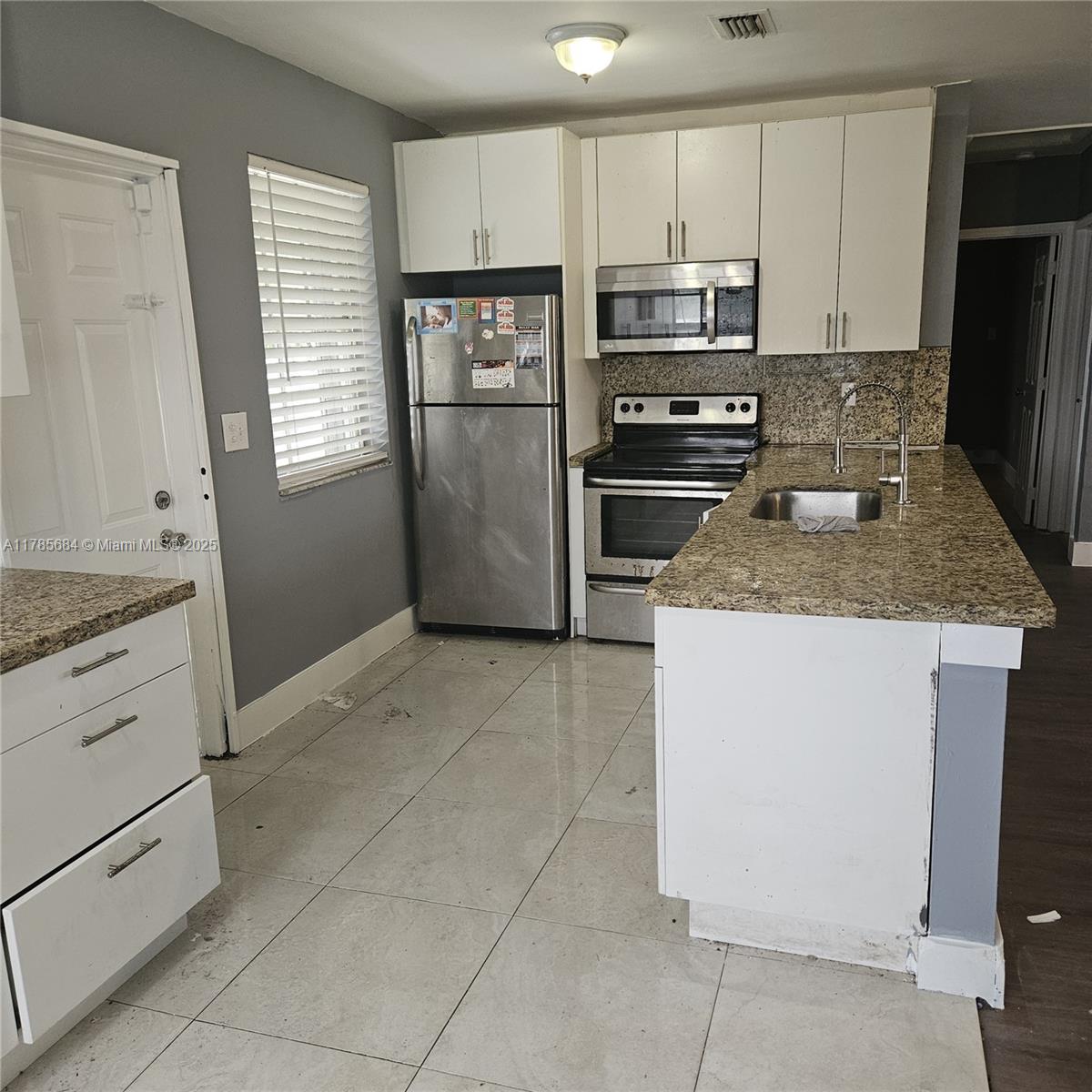 16115 Nw 42nd Ave, Miami Gardens, Broward County, Florida - 4 Bedrooms  
3 Bathrooms - 