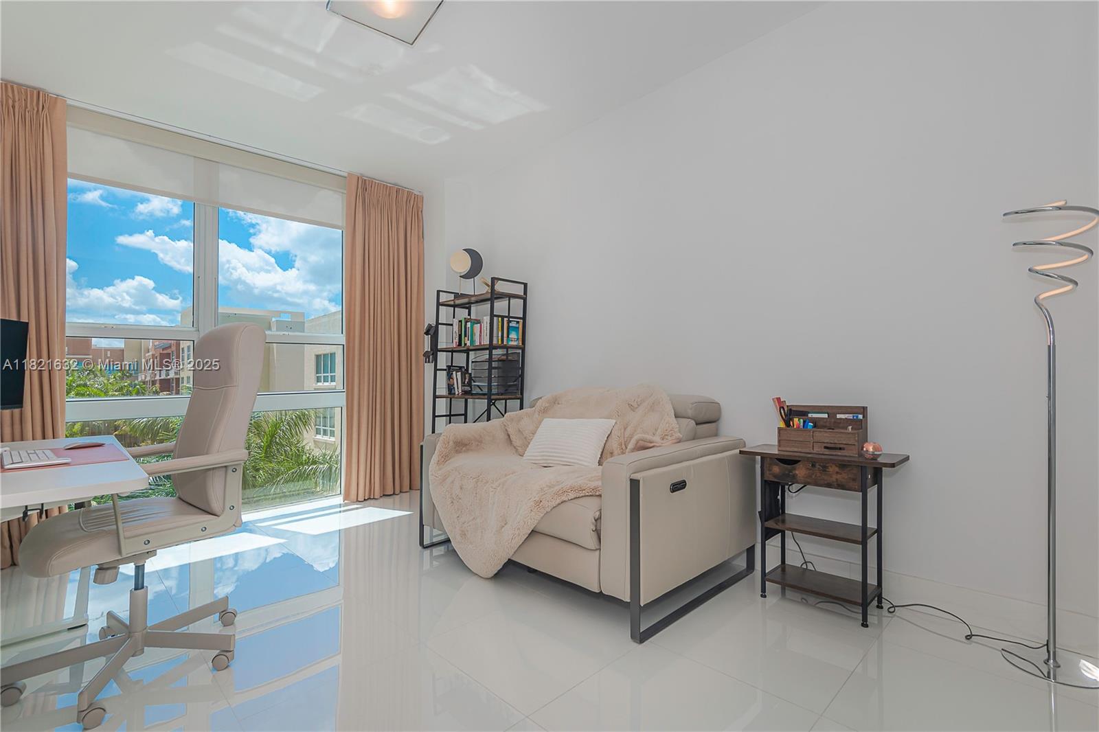 2000 N Bayshore Dr 617
