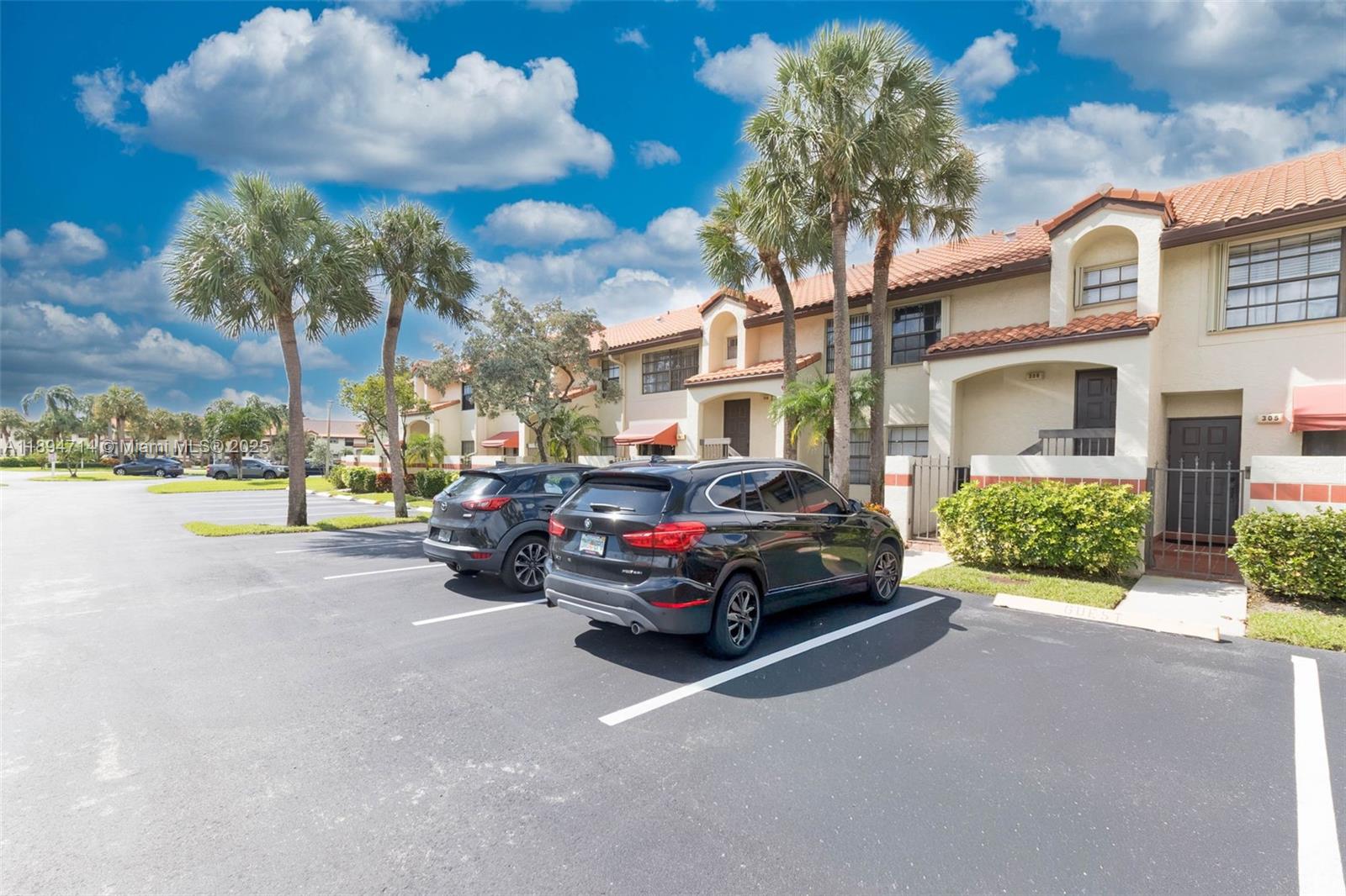 306 Republic Ct 306