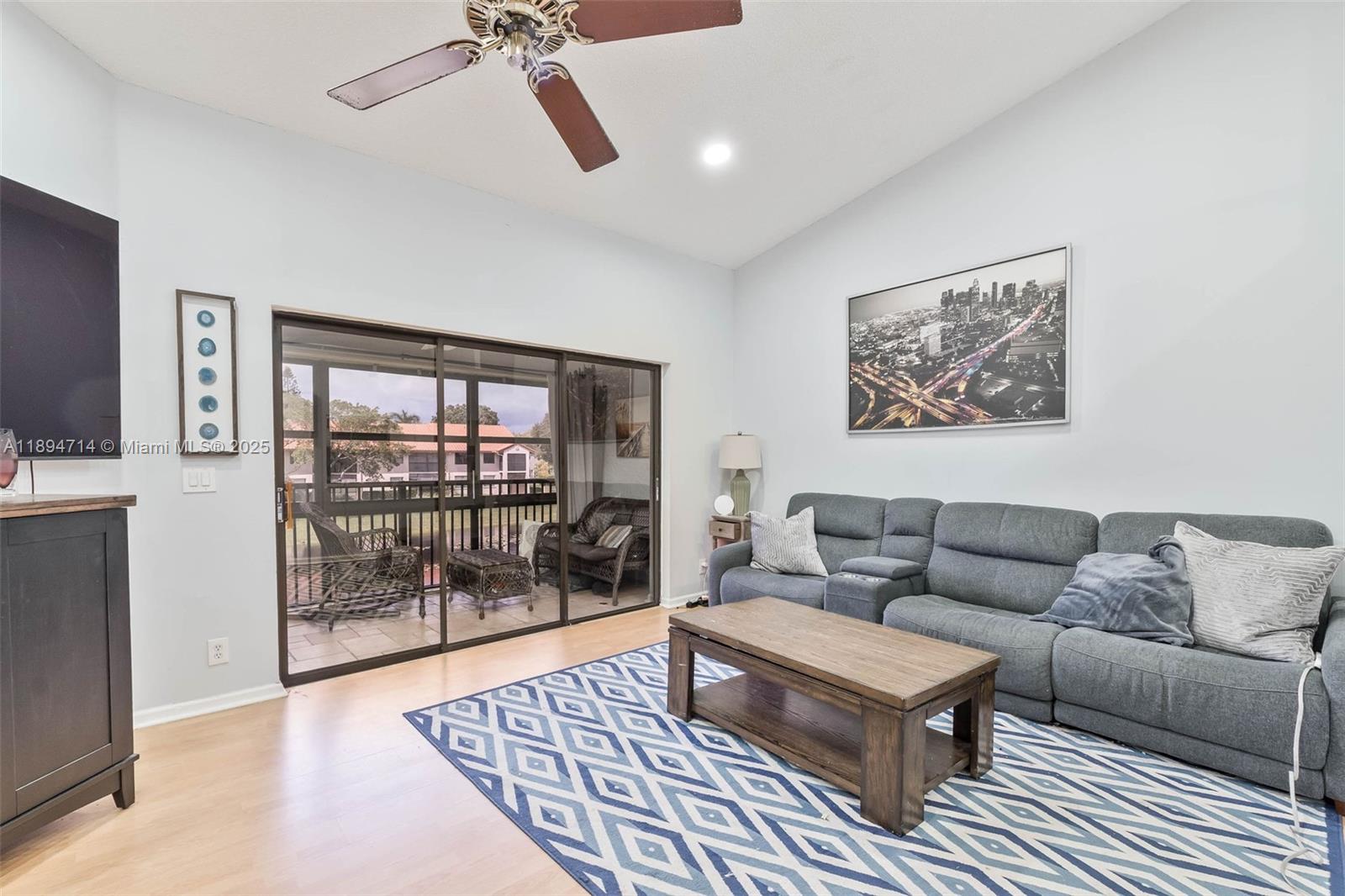 306 Republic Ct 306