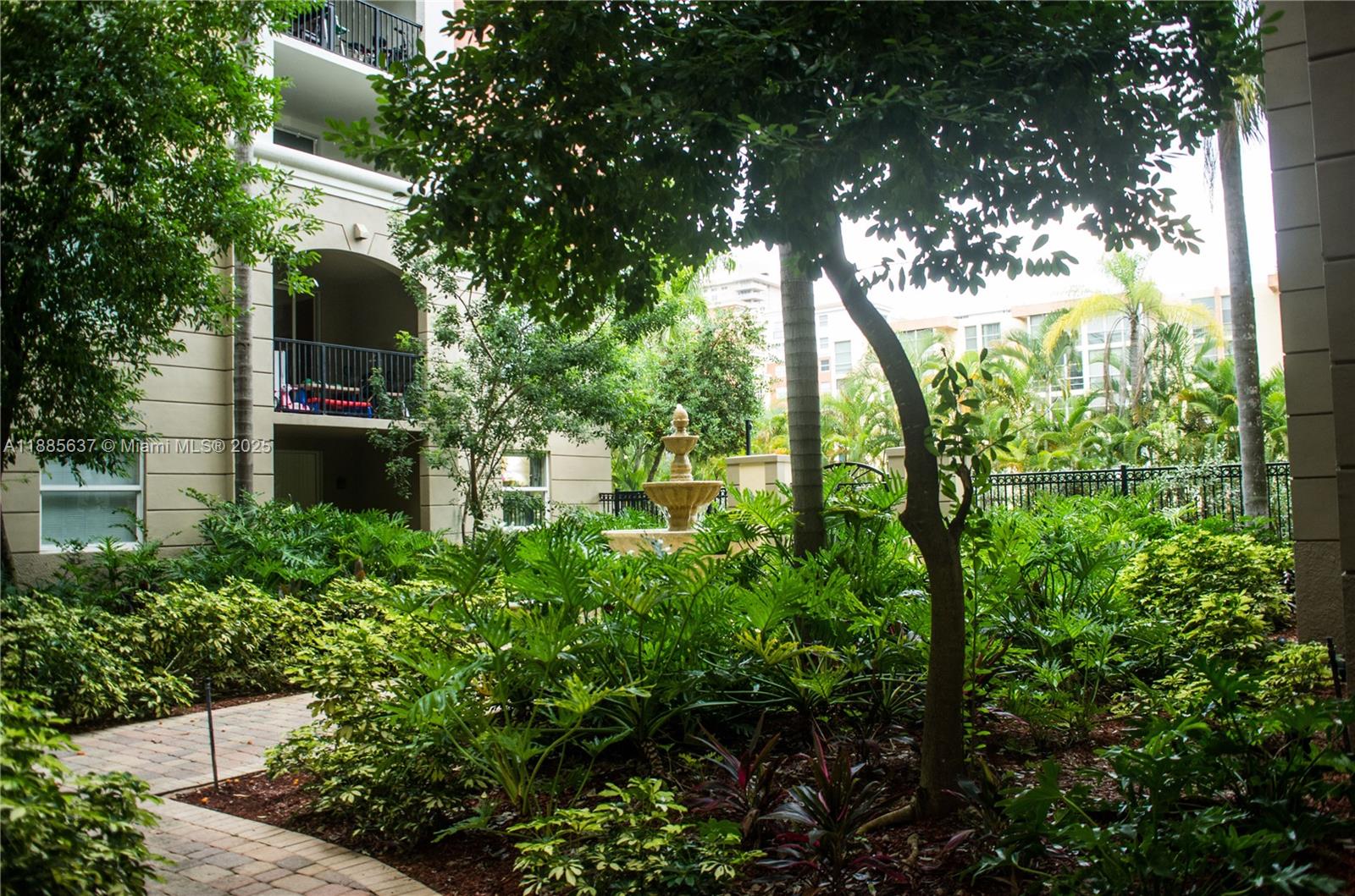 PORTO BELLAGIO CONDO - Residential