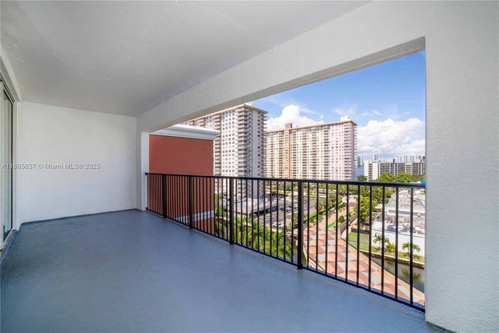 PORTO BELLAGIO CONDO - Residential