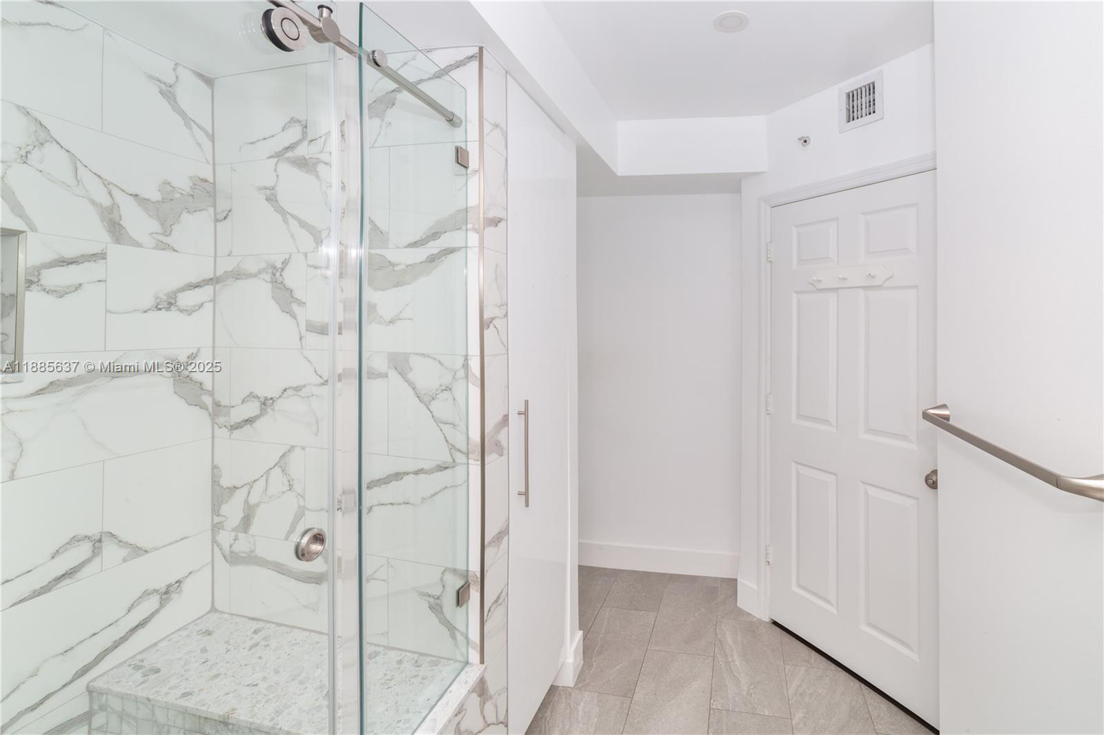 PORTO BELLAGIO CONDO - Residential