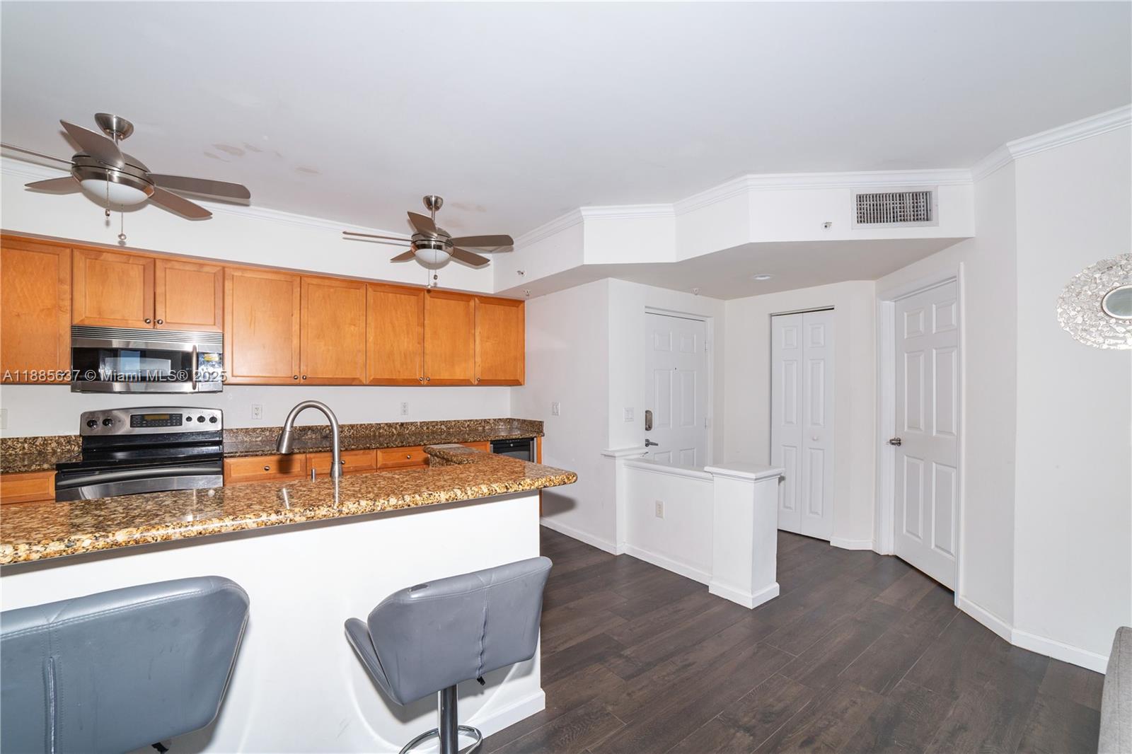 PORTO BELLAGIO CONDO - Residential