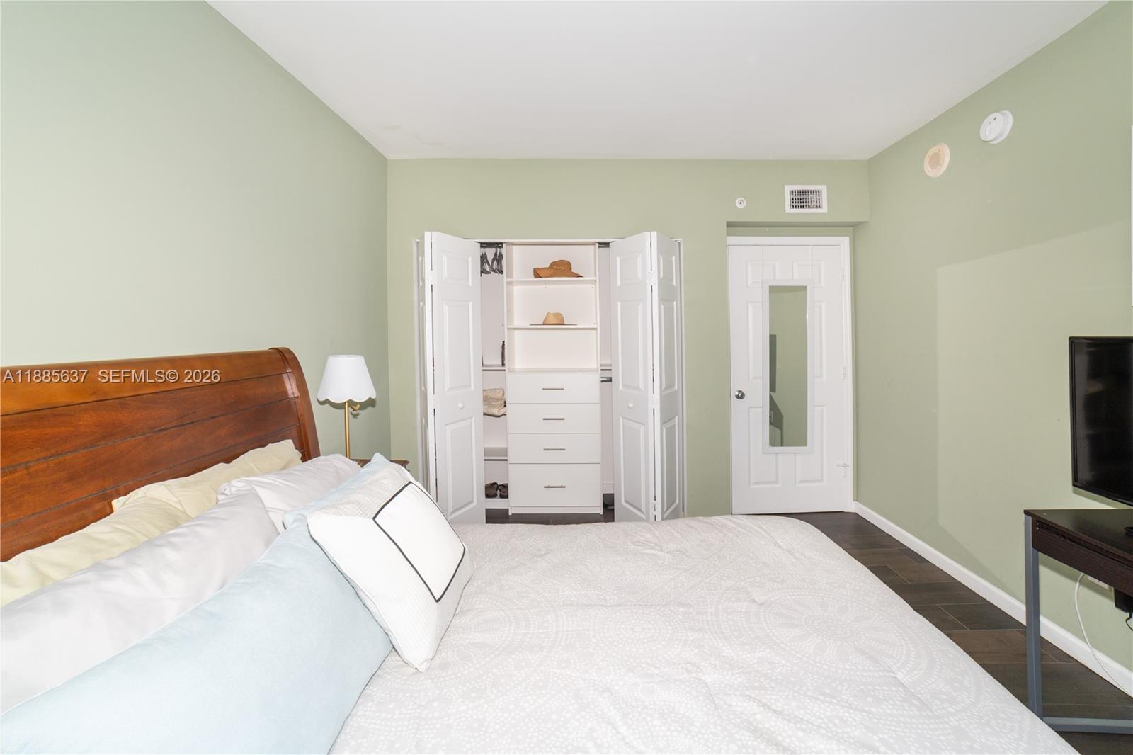 PORTO BELLAGIO CONDO - Residential