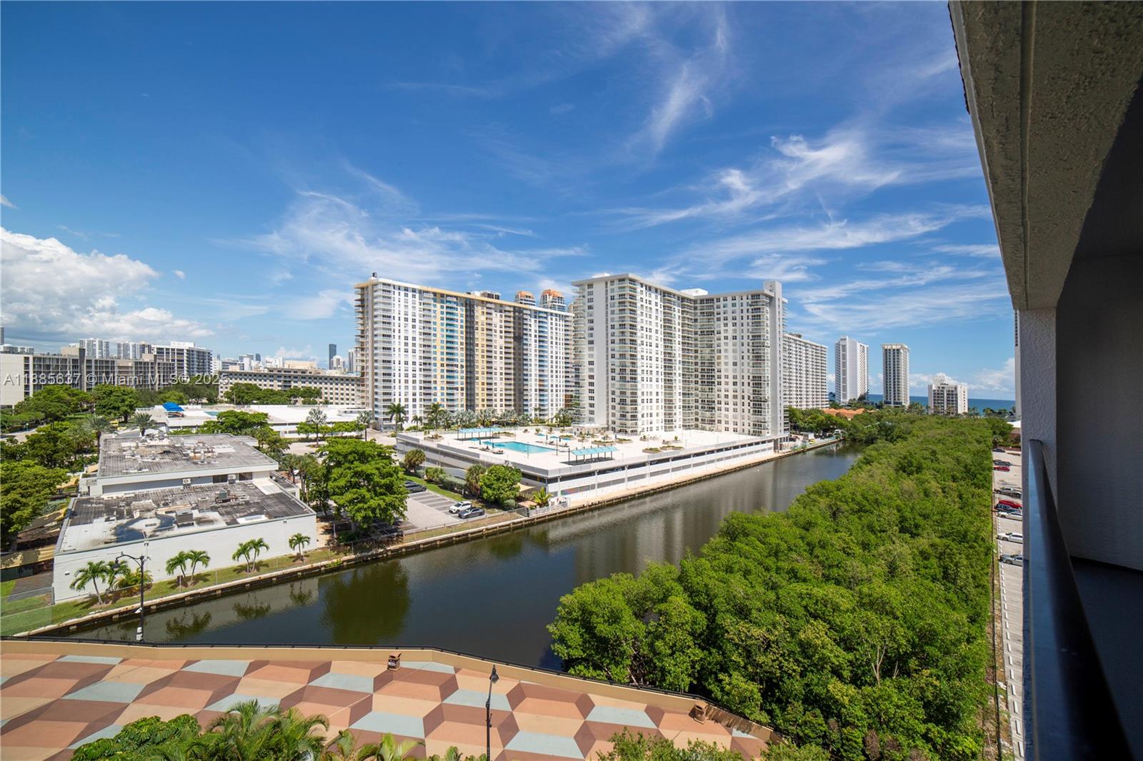 PORTO BELLAGIO CONDO - Residential