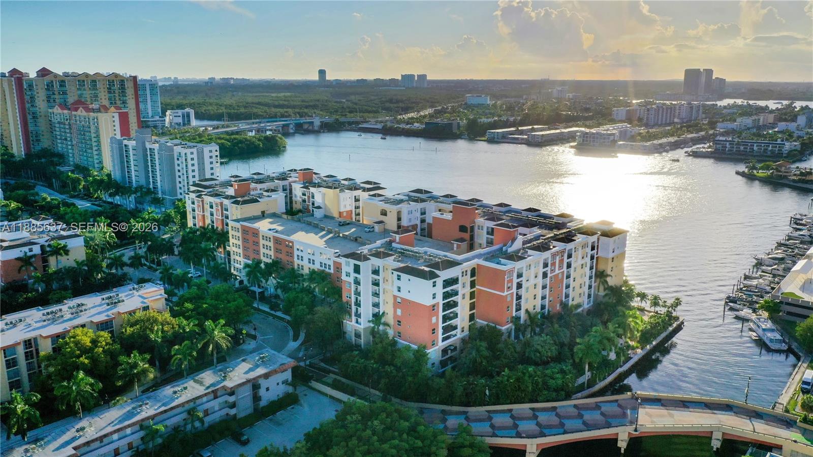 PORTO BELLAGIO CONDO - Residential