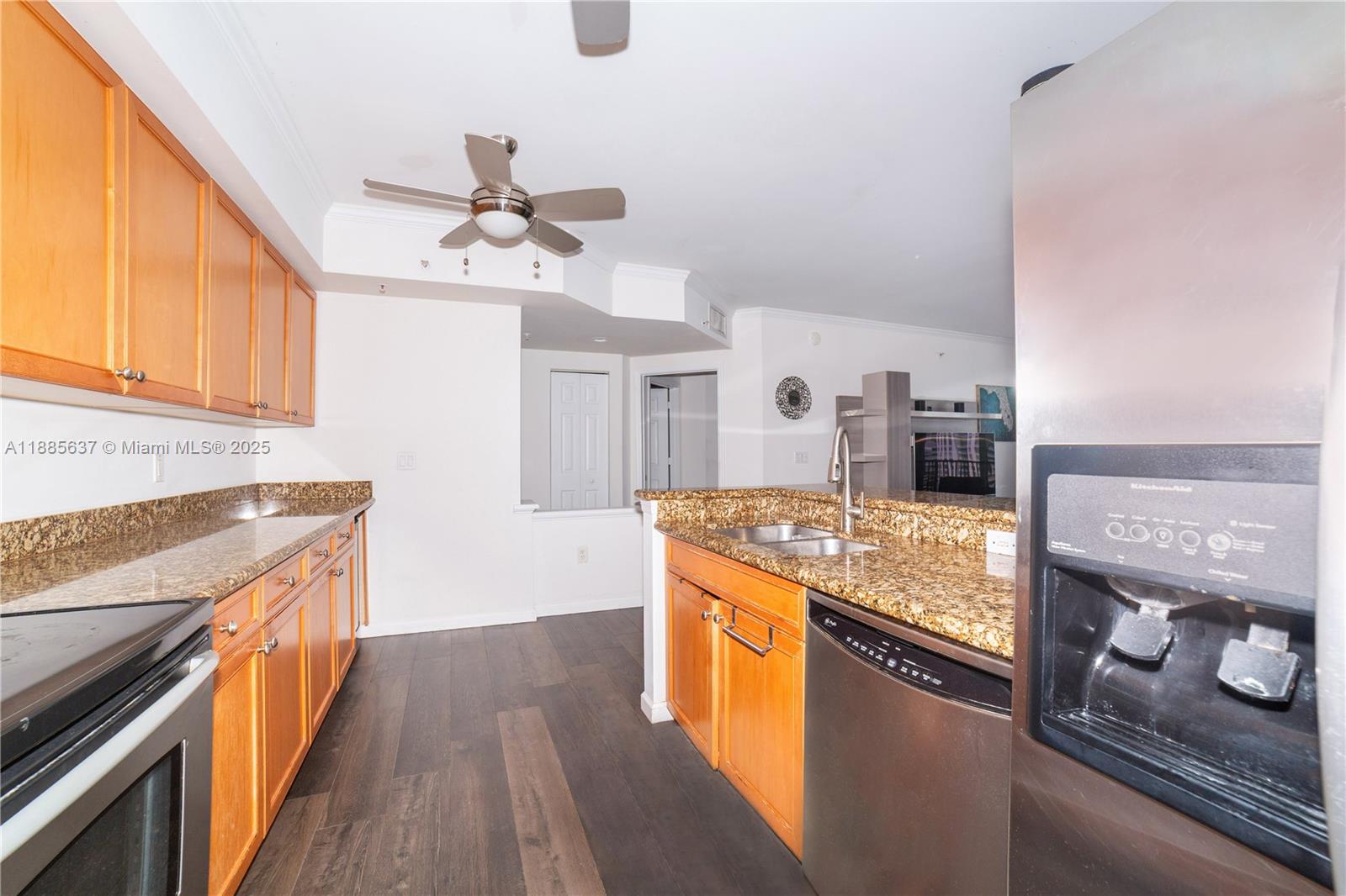 PORTO BELLAGIO CONDO - Residential