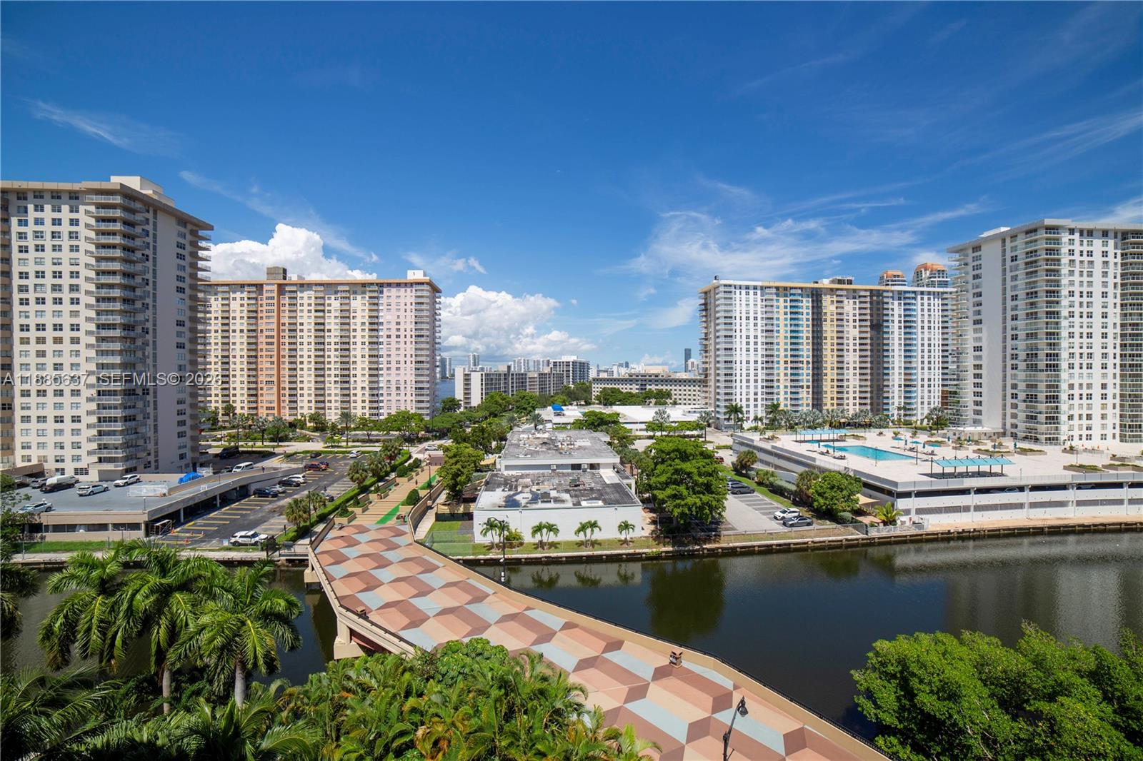 PORTO BELLAGIO CONDO - Residential