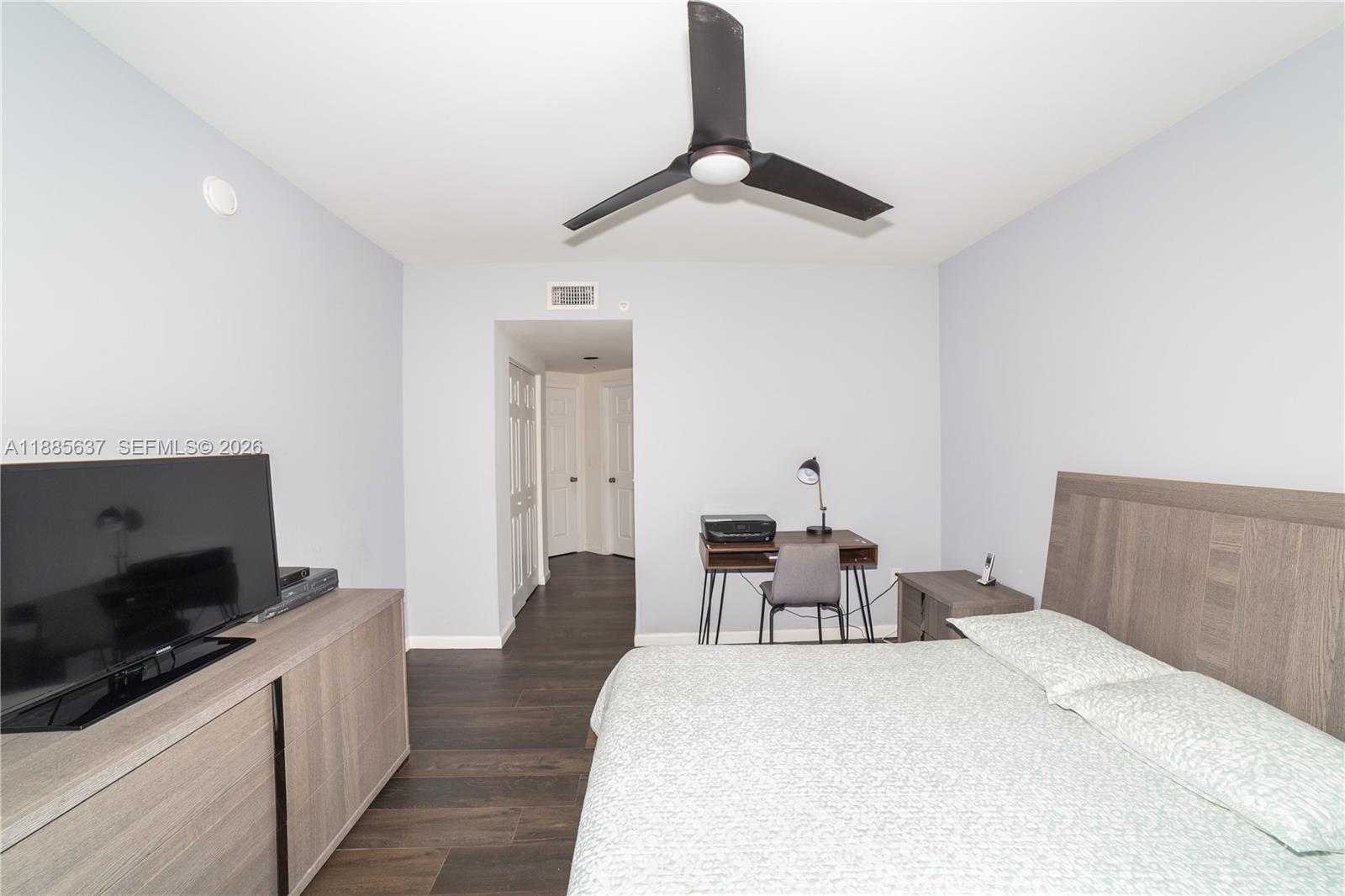 PORTO BELLAGIO CONDO - Residential