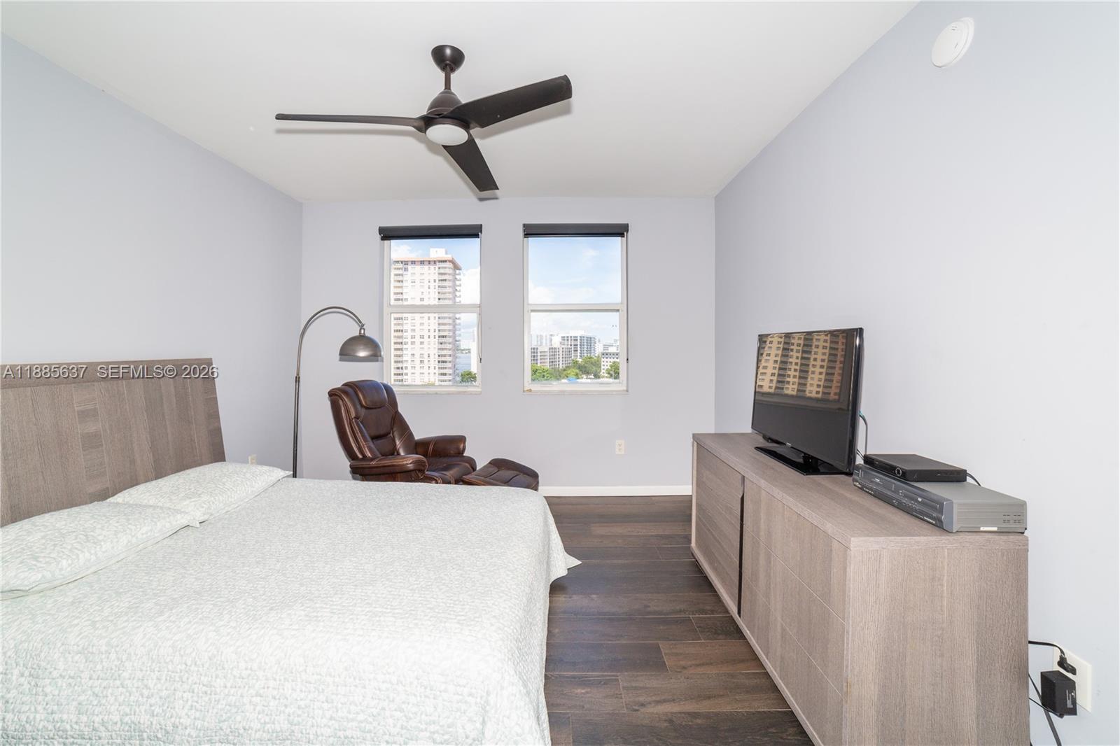 PORTO BELLAGIO CONDO - Residential