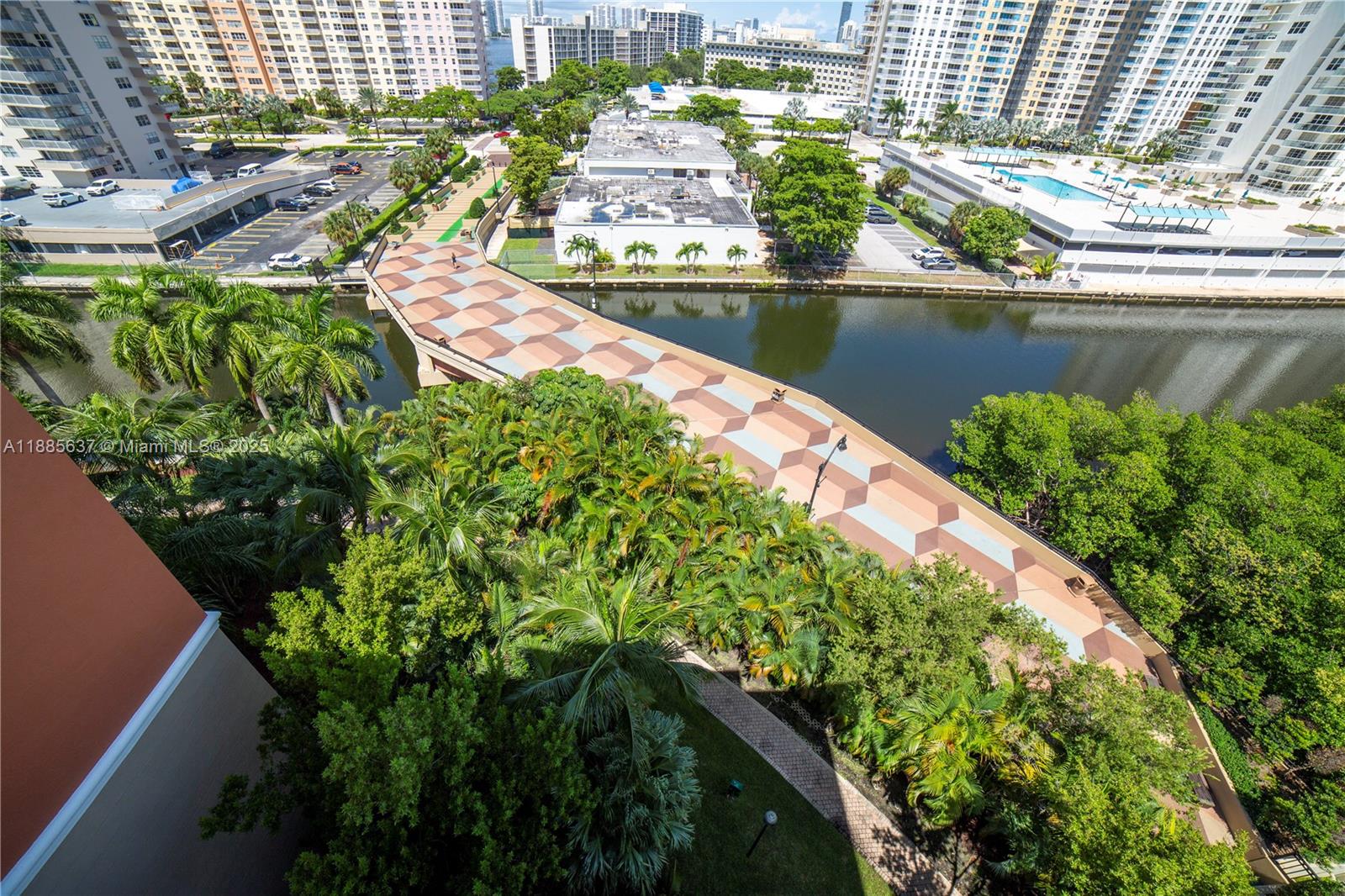 PORTO BELLAGIO CONDO - Residential