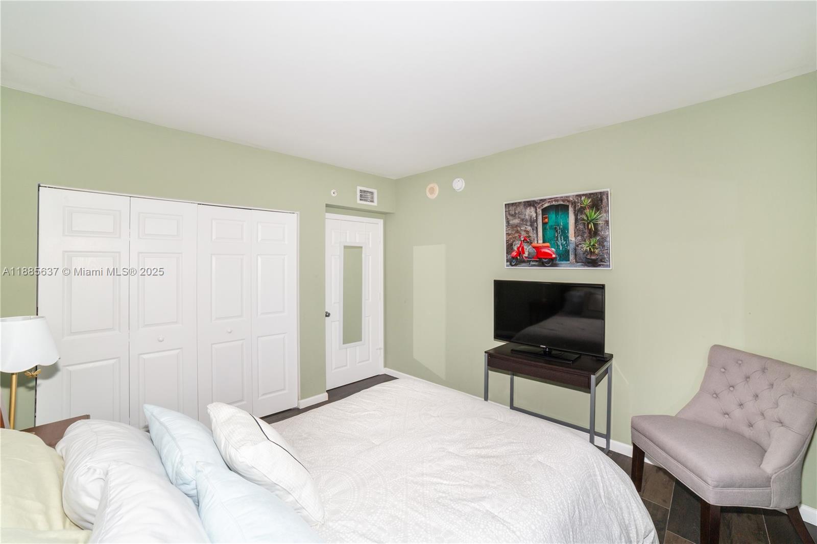 PORTO BELLAGIO CONDO - Residential
