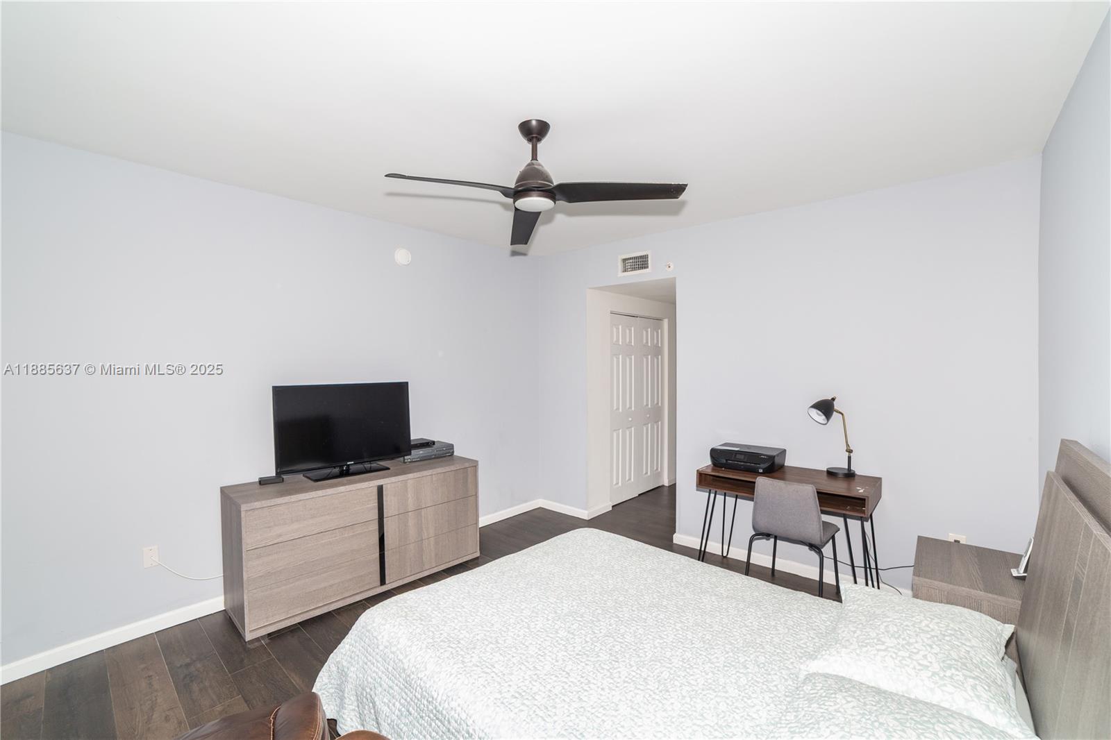 PORTO BELLAGIO CONDO - Residential