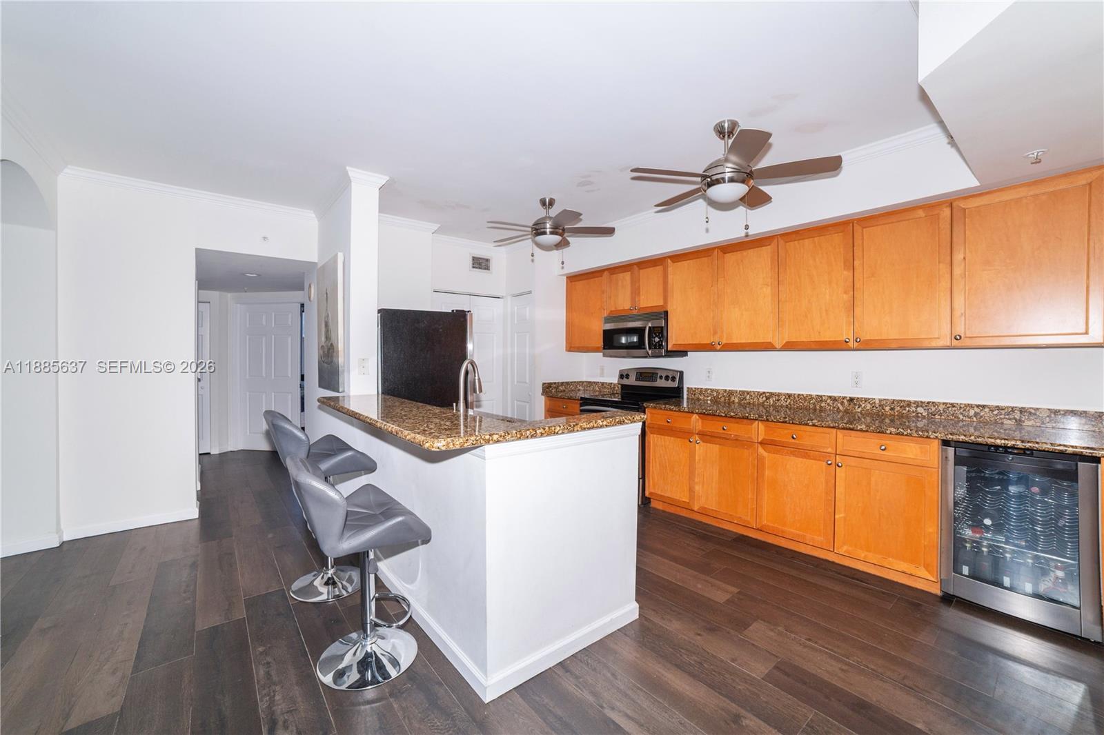 PORTO BELLAGIO CONDO - Residential