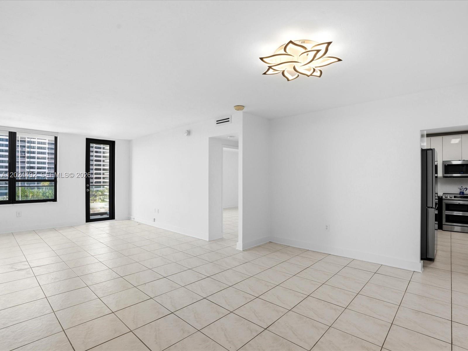 10185 Collins Ave 703