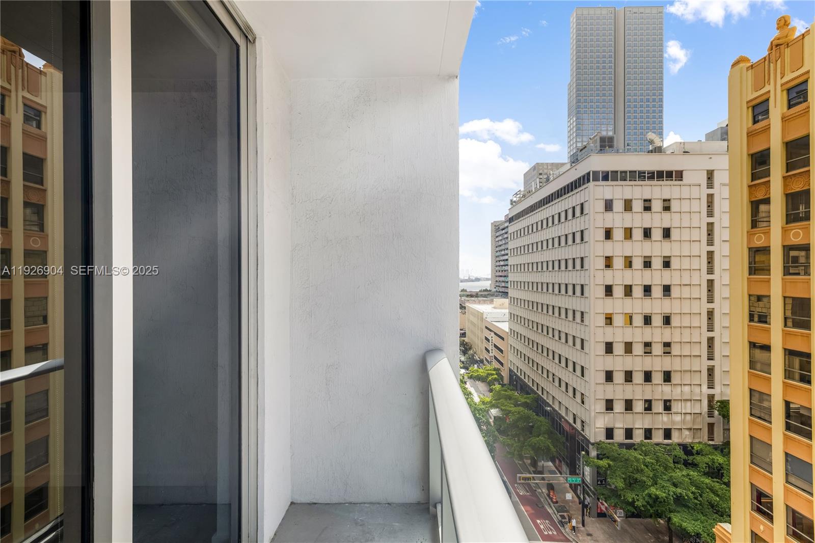 CENTRO CONDO - Residential