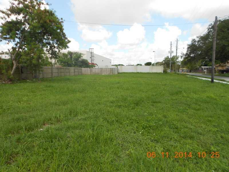 10 53 41 .22 AC - Land