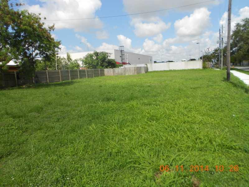 10 53 41 .22 AC - Land