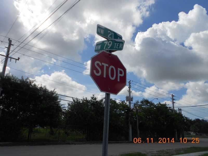 10 53 41 .22 AC - Land