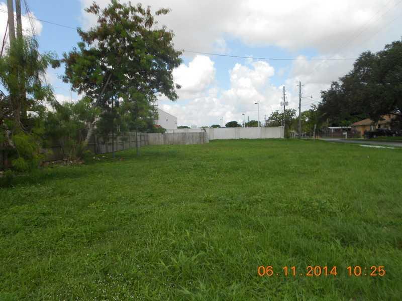 10 53 41 .22 AC - Land