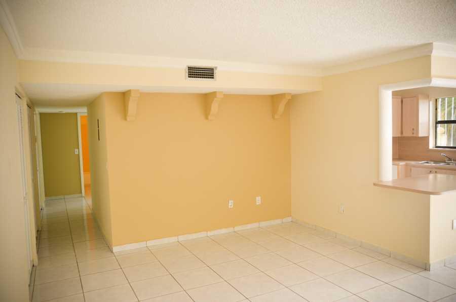 CRYSTAL LAKE VILLAS CONDO - Residential Lease