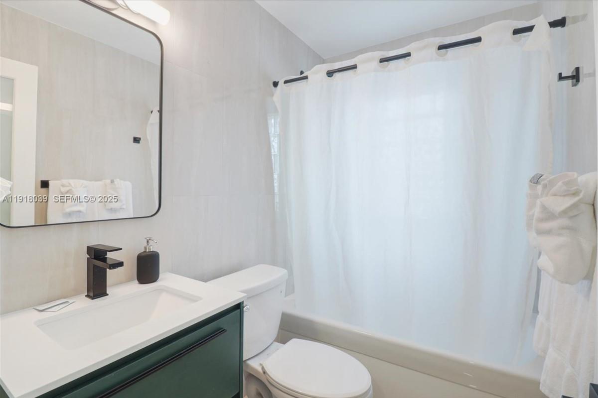 HOLLYWOOD PARK - Residential