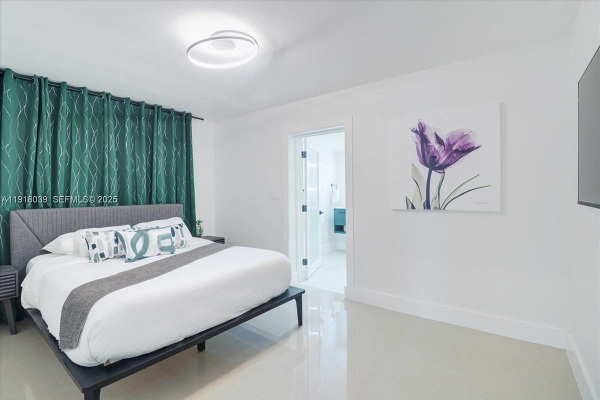 HOLLYWOOD PARK - Residential