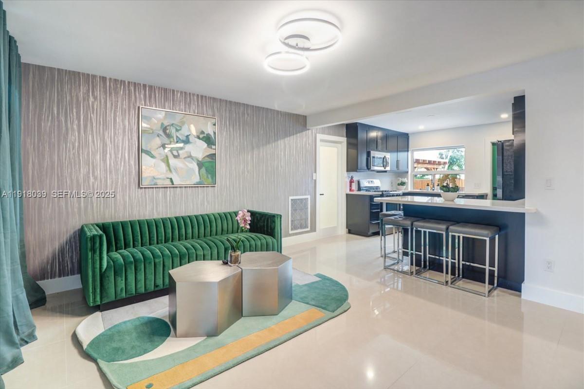 View photos, virtual tours, details... 2215 Cleveland St