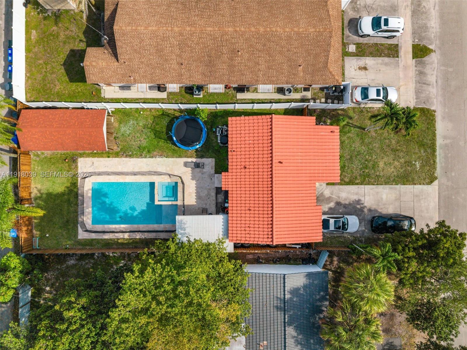 HOLLYWOOD PARK - Residential