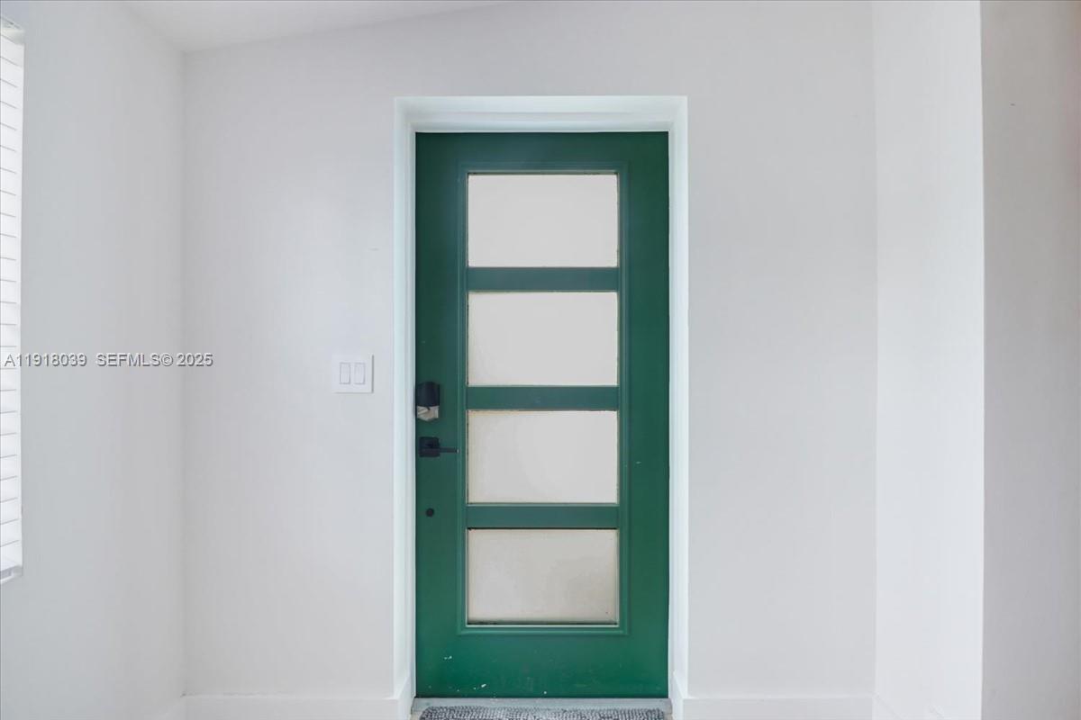 HOLLYWOOD PARK - Residential