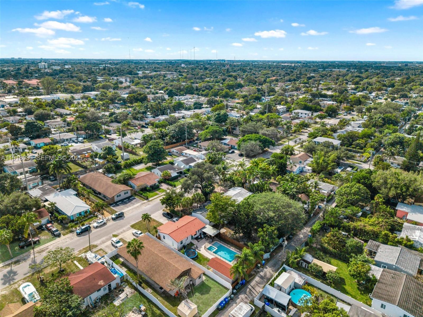 HOLLYWOOD PARK - Residential