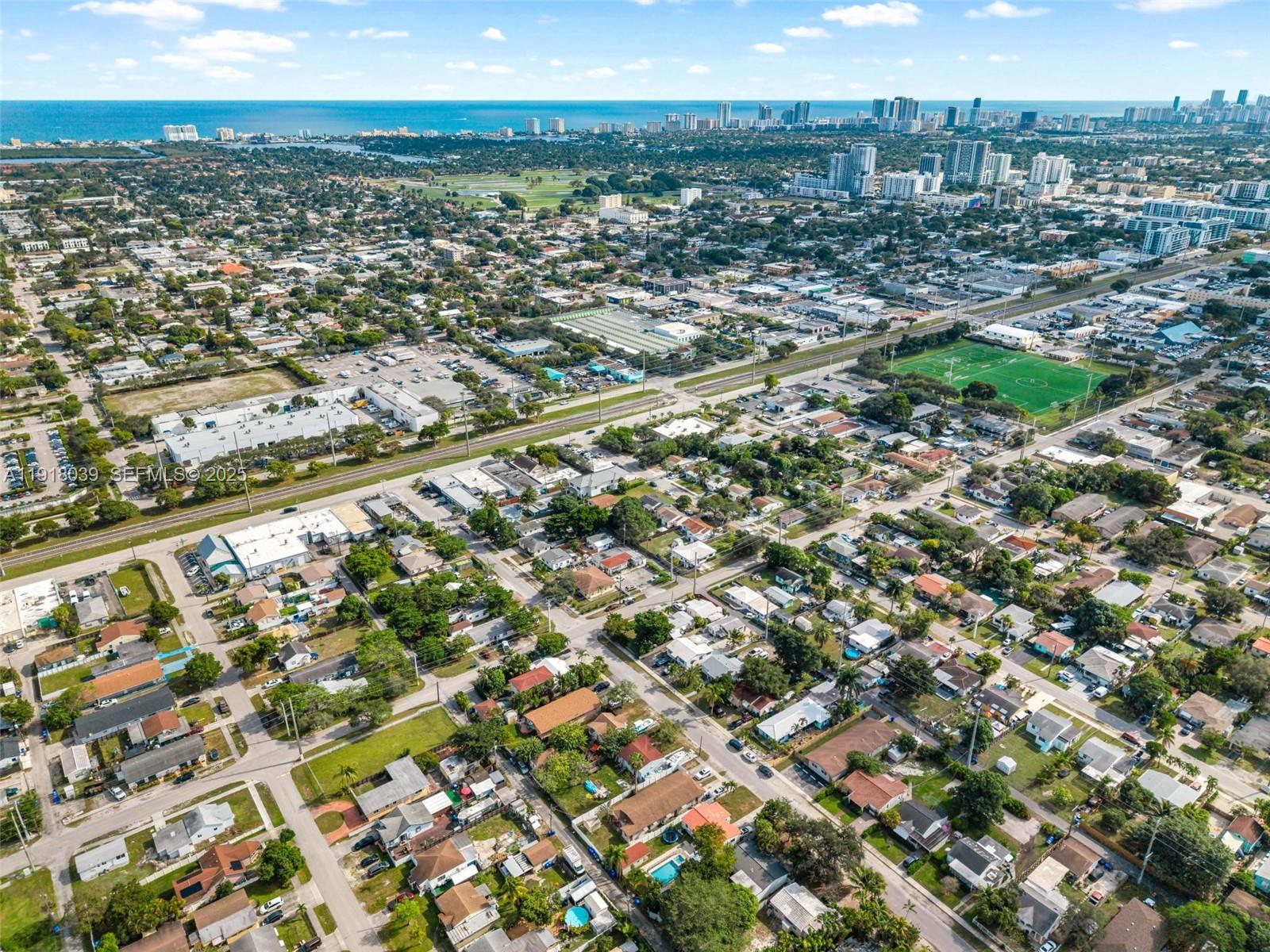 HOLLYWOOD PARK - Residential