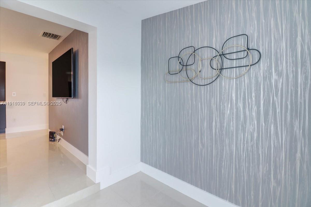 HOLLYWOOD PARK - Residential