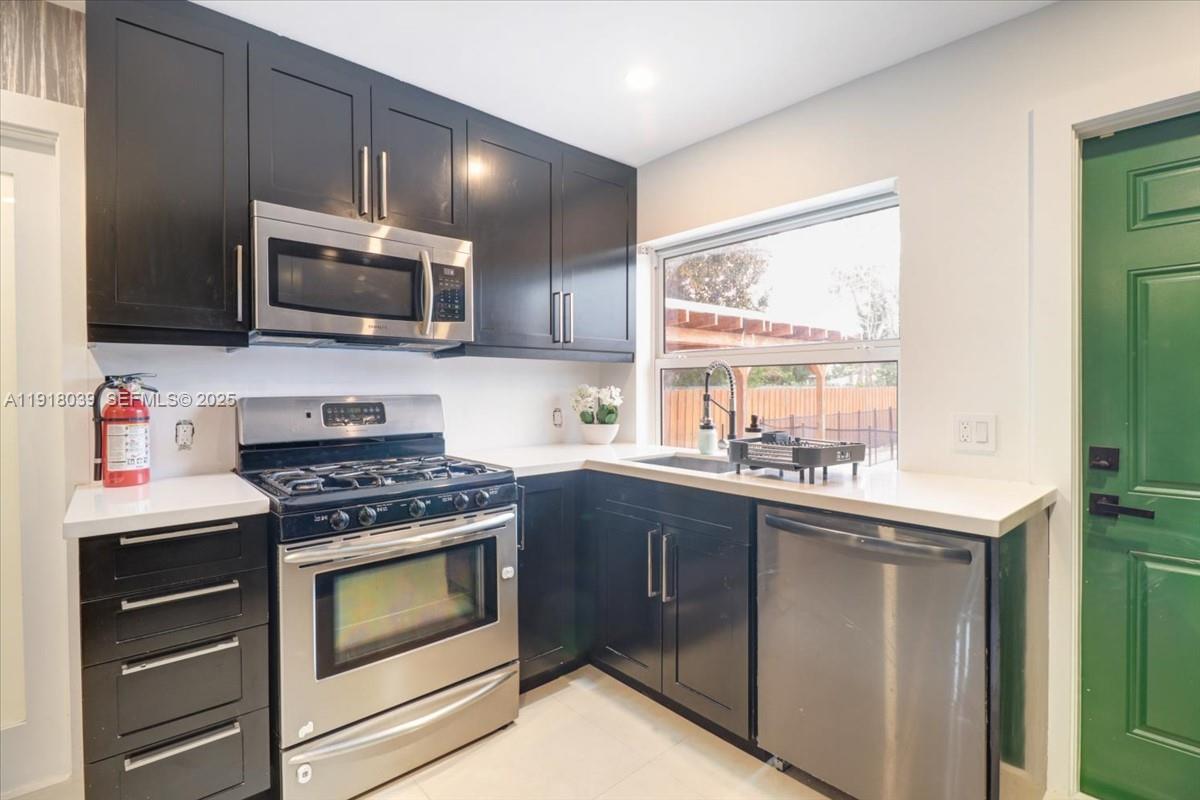 HOLLYWOOD PARK - Residential