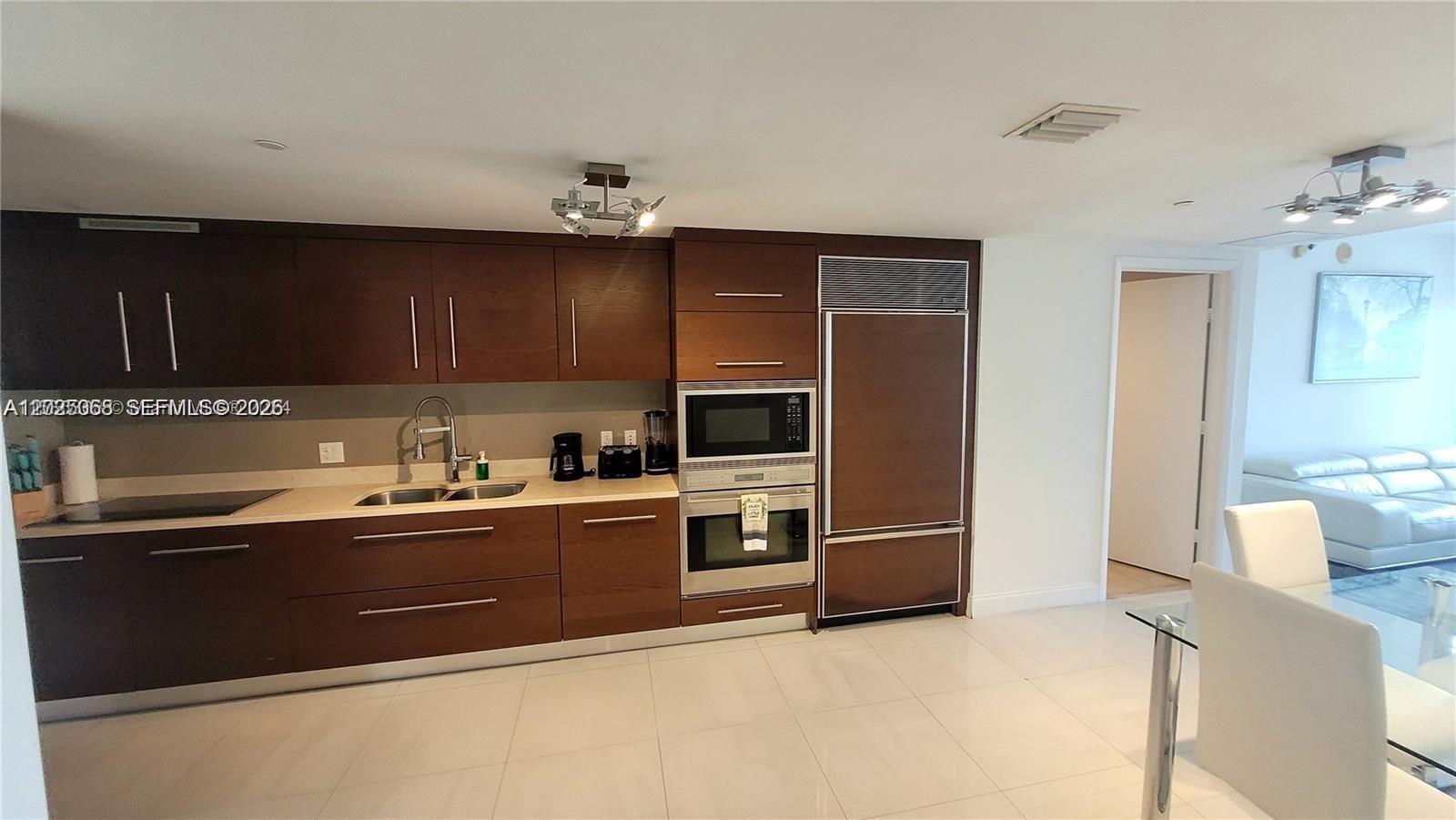 ICON BRICKELL CONDO NO 3 - Residential