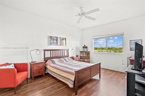 Condominium in Tamarac FL 7725 Yardley Dr Dr 15.jpg