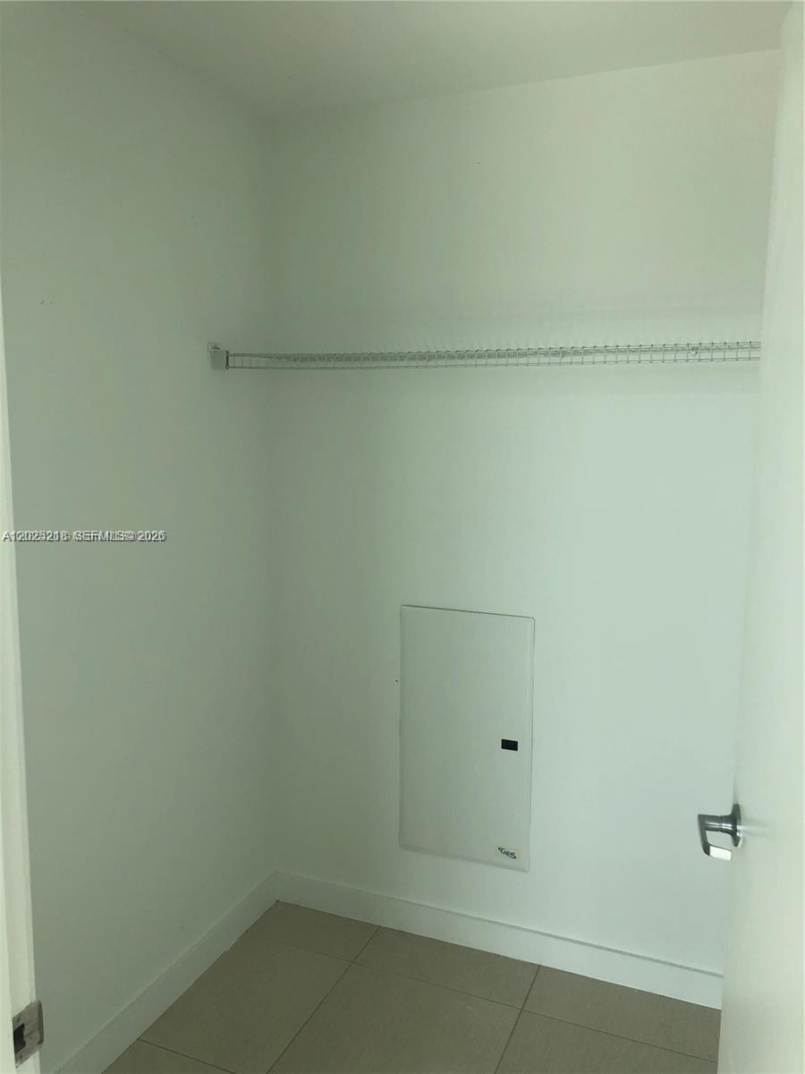 3301 NE 1 AVE H1003