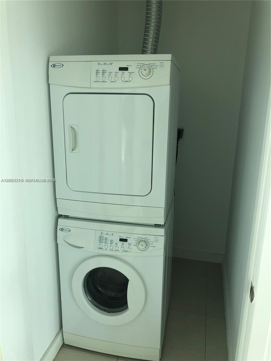 3301 NE 1 AVE H1003