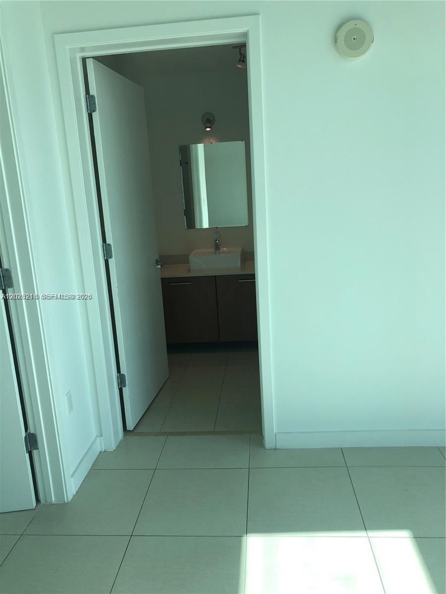 3301 NE 1 AVE H1003