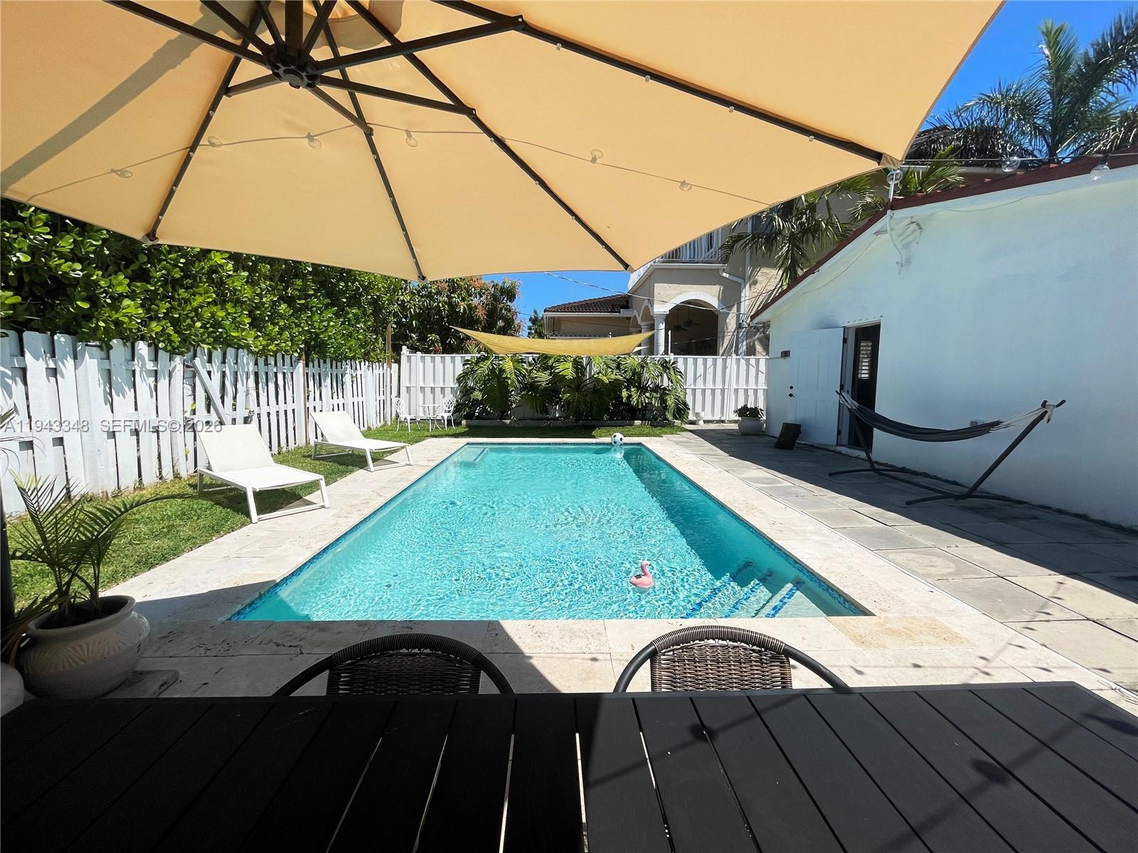 HOLLYWOOD LAKES SECTION - Residential