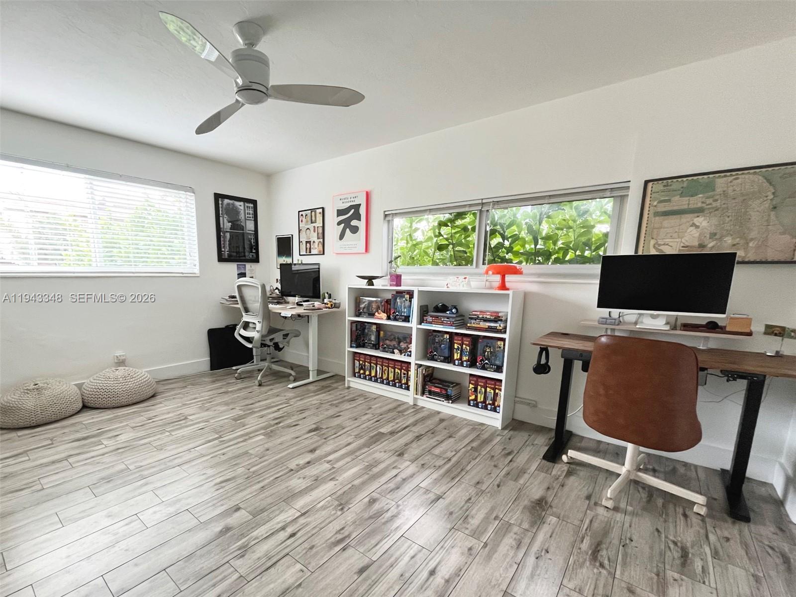 HOLLYWOOD LAKES SECTION - Residential