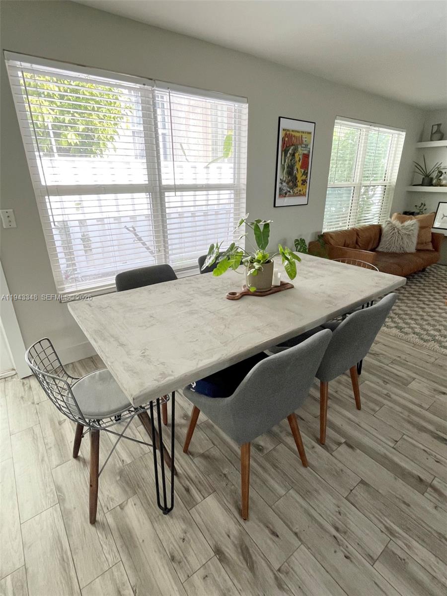 HOLLYWOOD LAKES SECTION - Residential