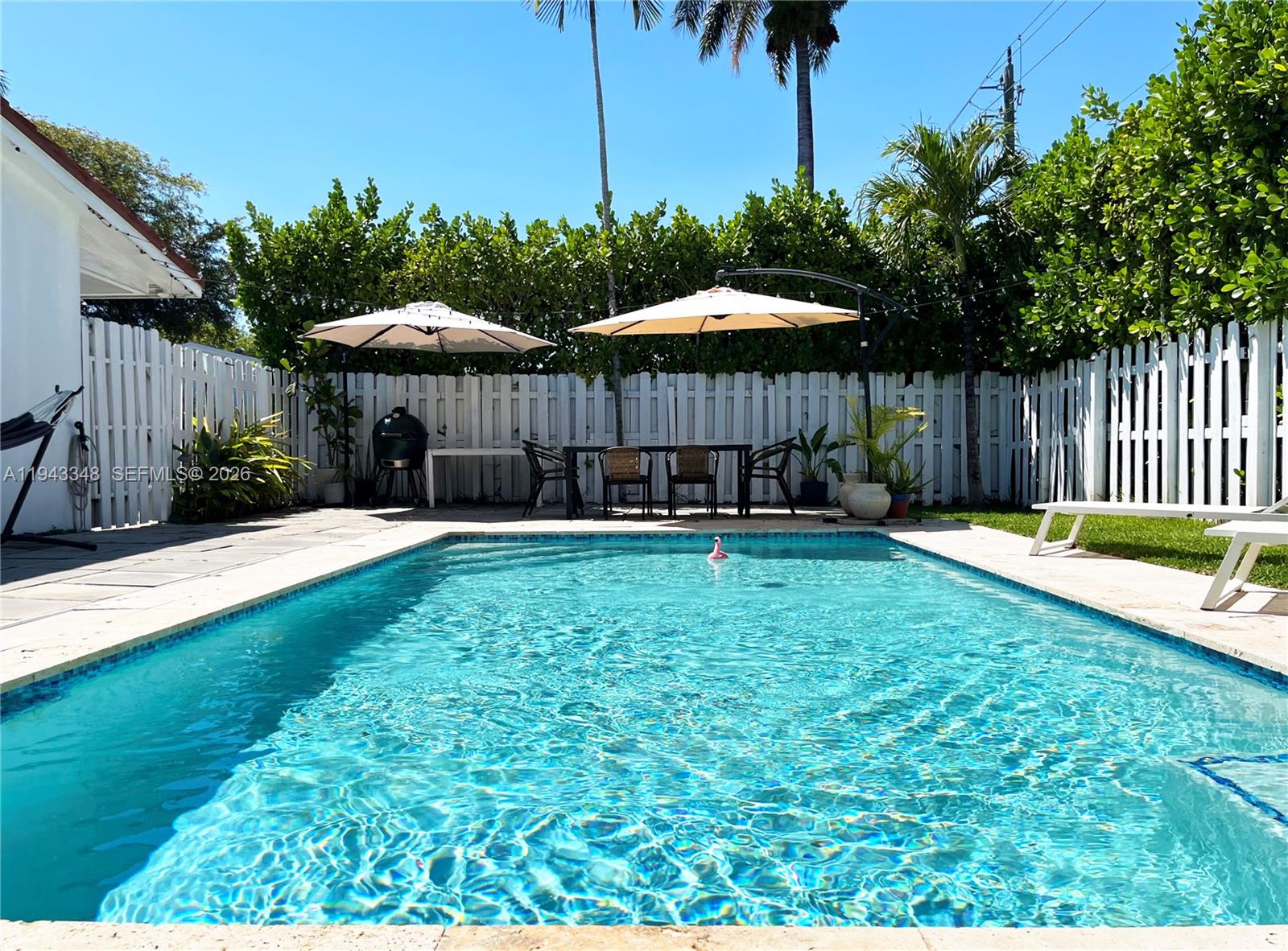 HOLLYWOOD LAKES SECTION - Residential