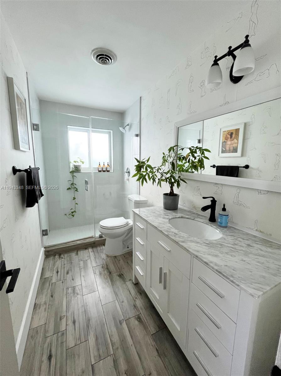 HOLLYWOOD LAKES SECTION - Residential