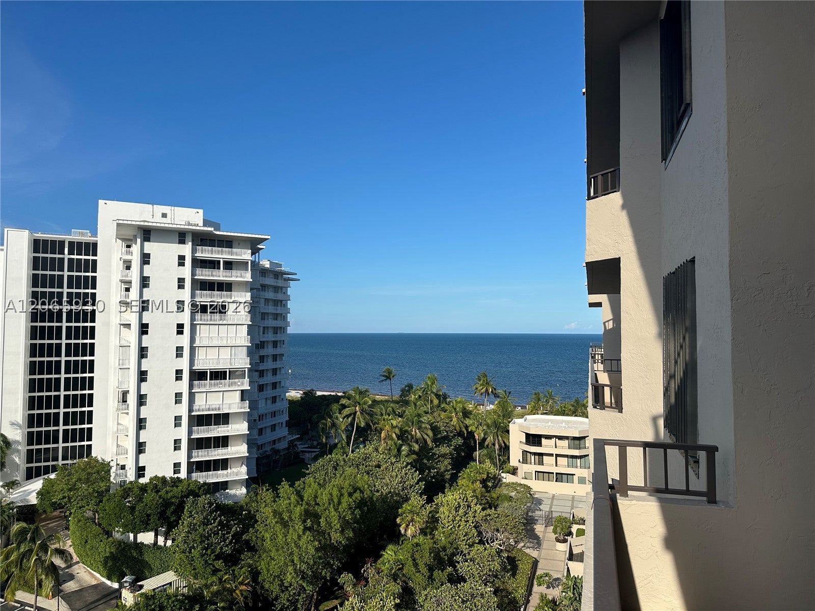 251 Crandon Blvd 931