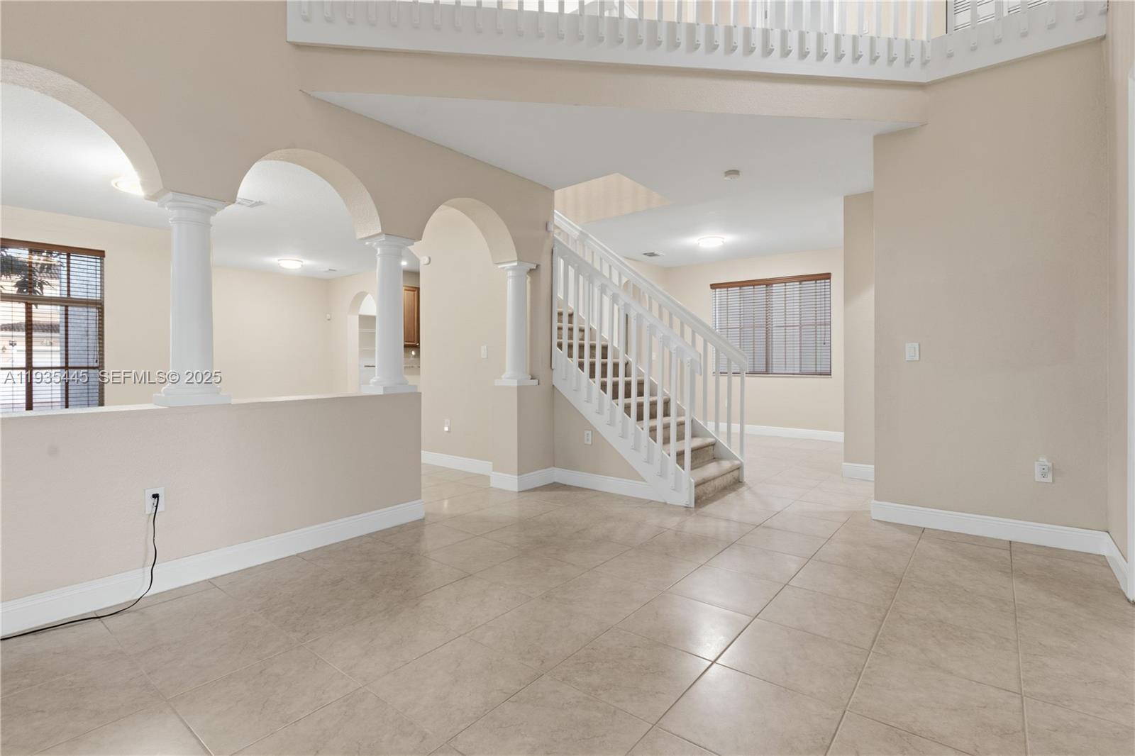 MANDARIN LAKES - Residential